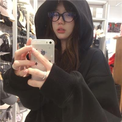 摄影师贝尔蒂与海豚零距离